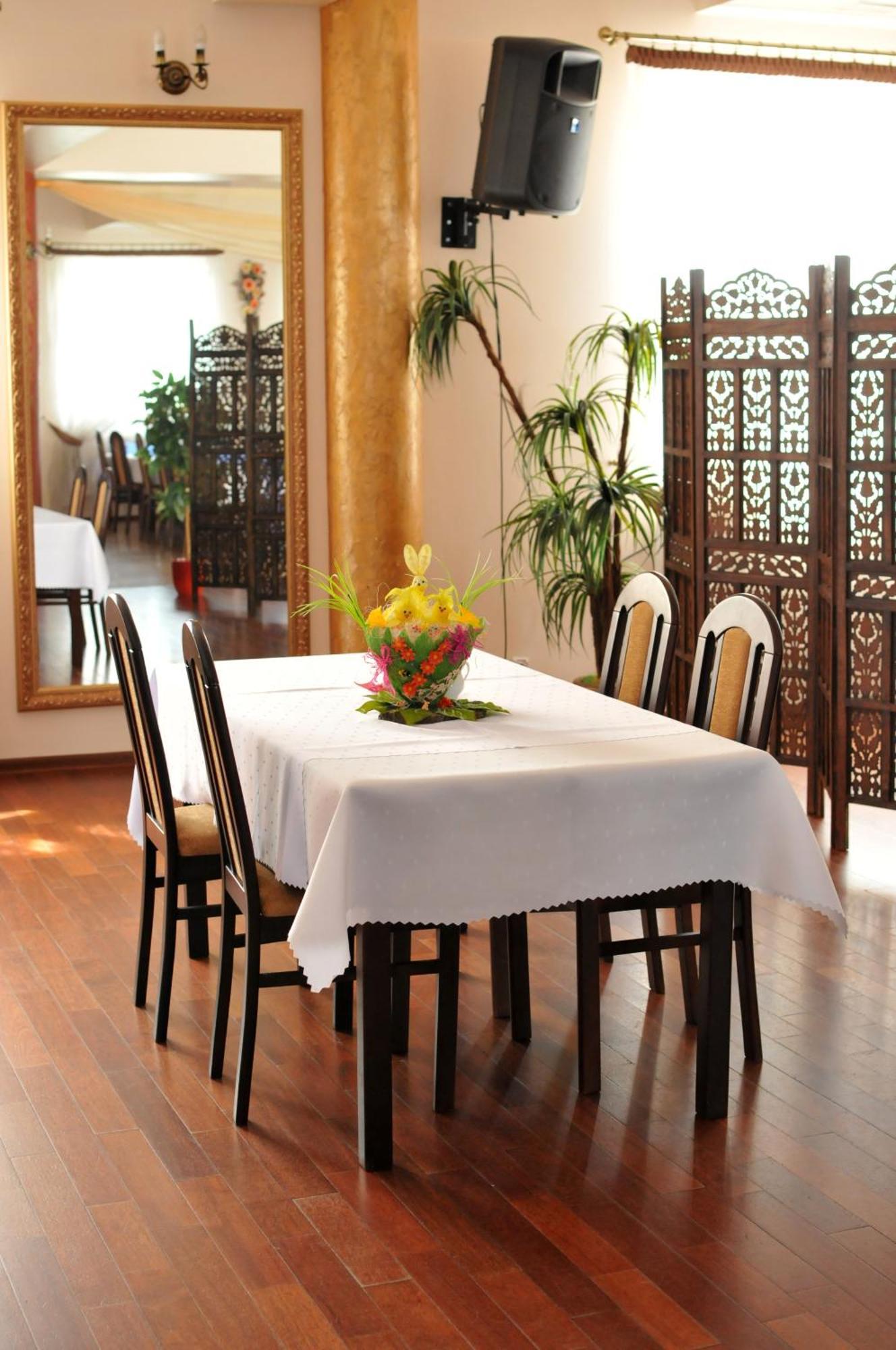 Hotel Restauracja Lorenzo Stopnica Extérieur photo