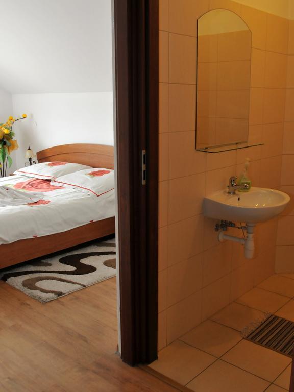 Hotel Restauracja Lorenzo Stopnica Extérieur photo